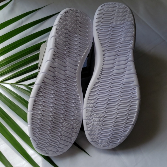 Women's Drive 4 Spacedye Heathered Sneakers - Picture 5 of 5